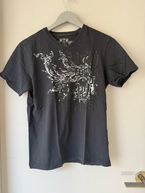 Express Men’s V-Neck T-Shirt